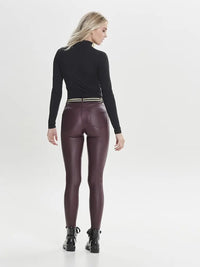 Ava Pologenser - Black JDY