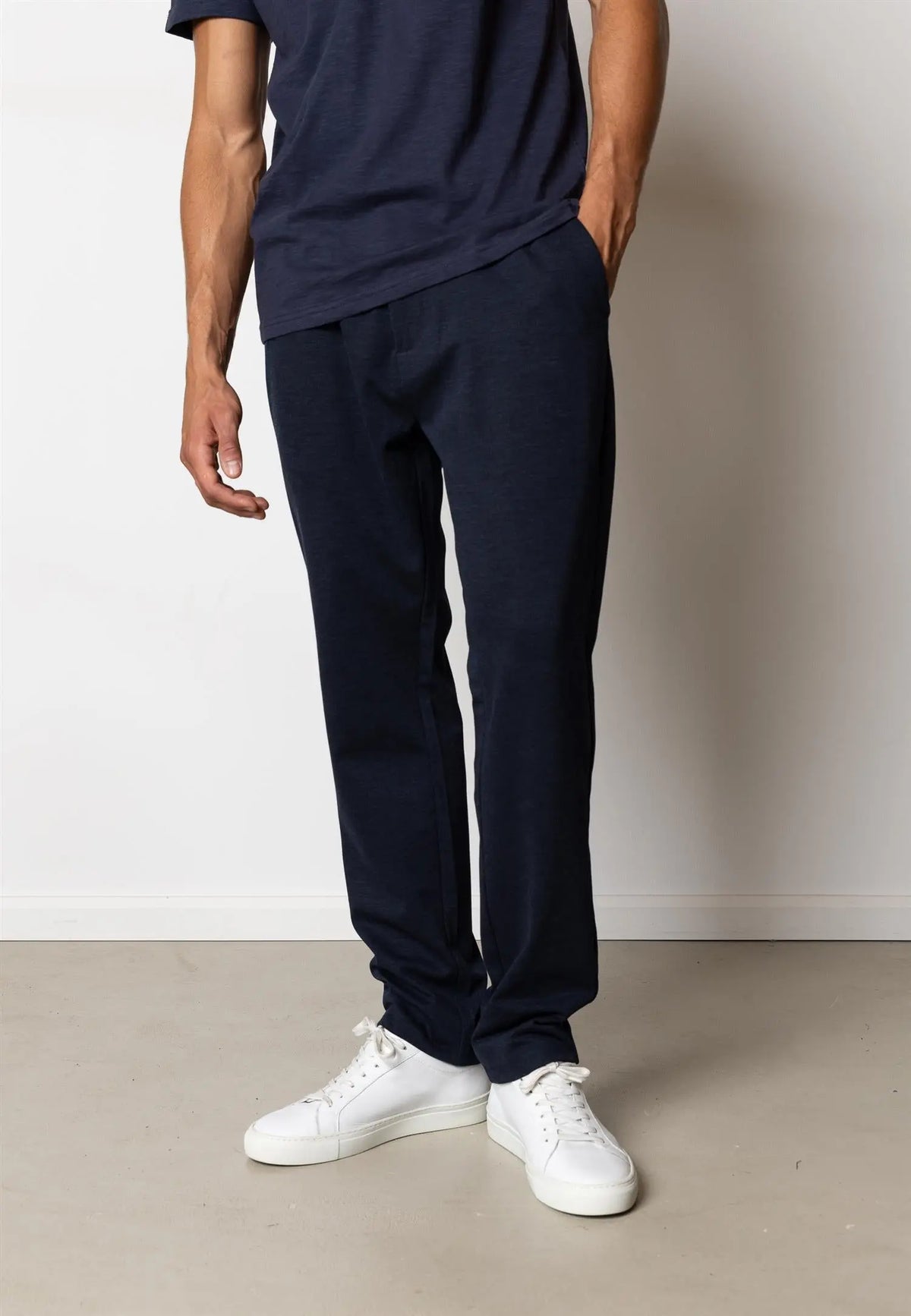 Brendon Bukse - Navy Clean Cut Copenhagen