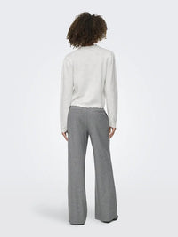 Elanora Genser - Cloud Dancer Detail JDY