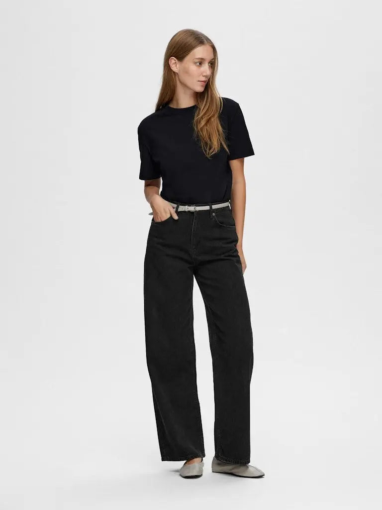 Essential Boxy T-Skjorte - Black Selected Femme