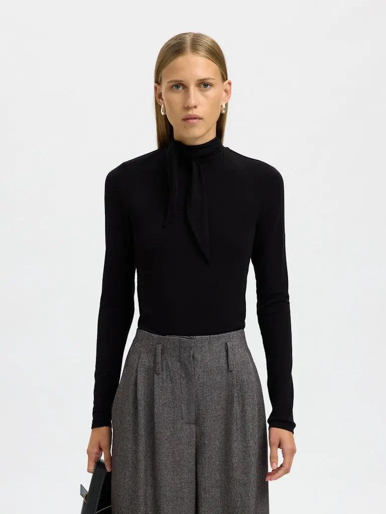 Lina Høyhalset Genser - Black Selected Femme