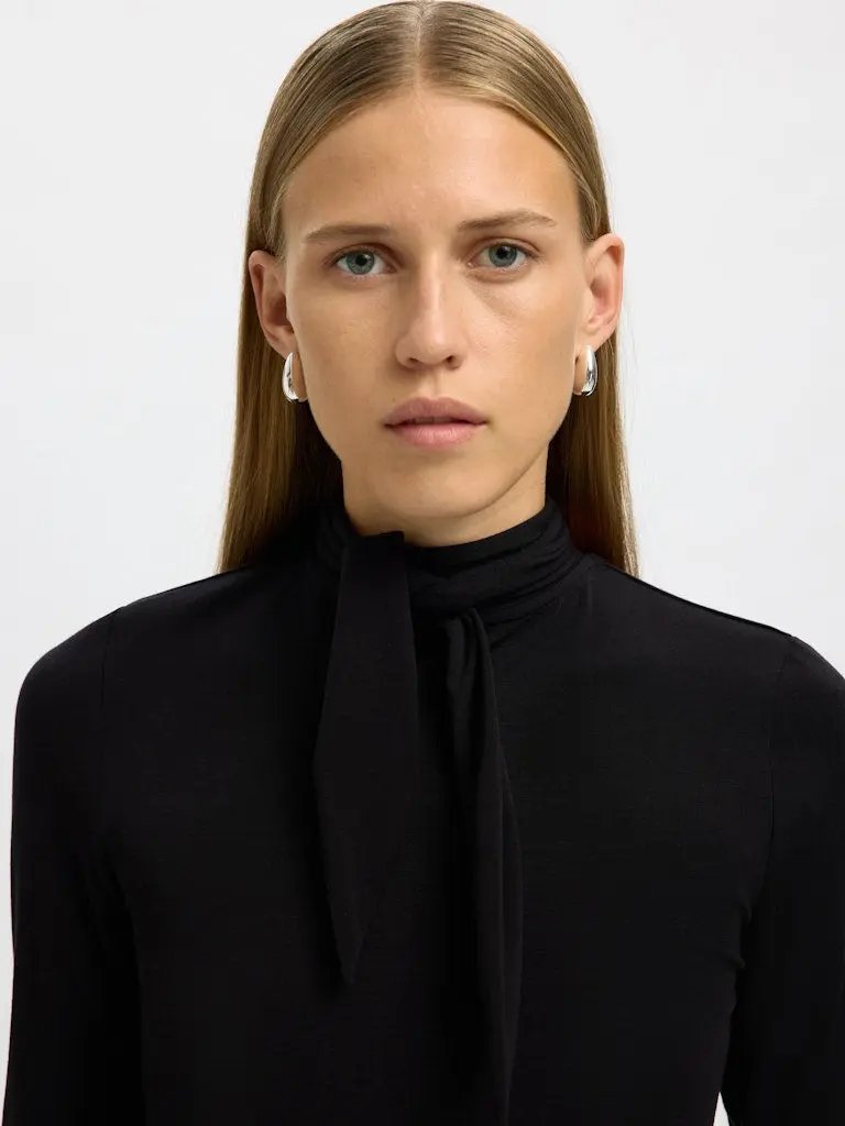 Lina Høyhalset Genser - Black Selected Femme