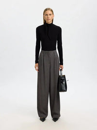 Lina Høyhalset Genser - Black Selected Femme