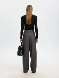 Lina Høyhalset Genser - Black Selected Femme
