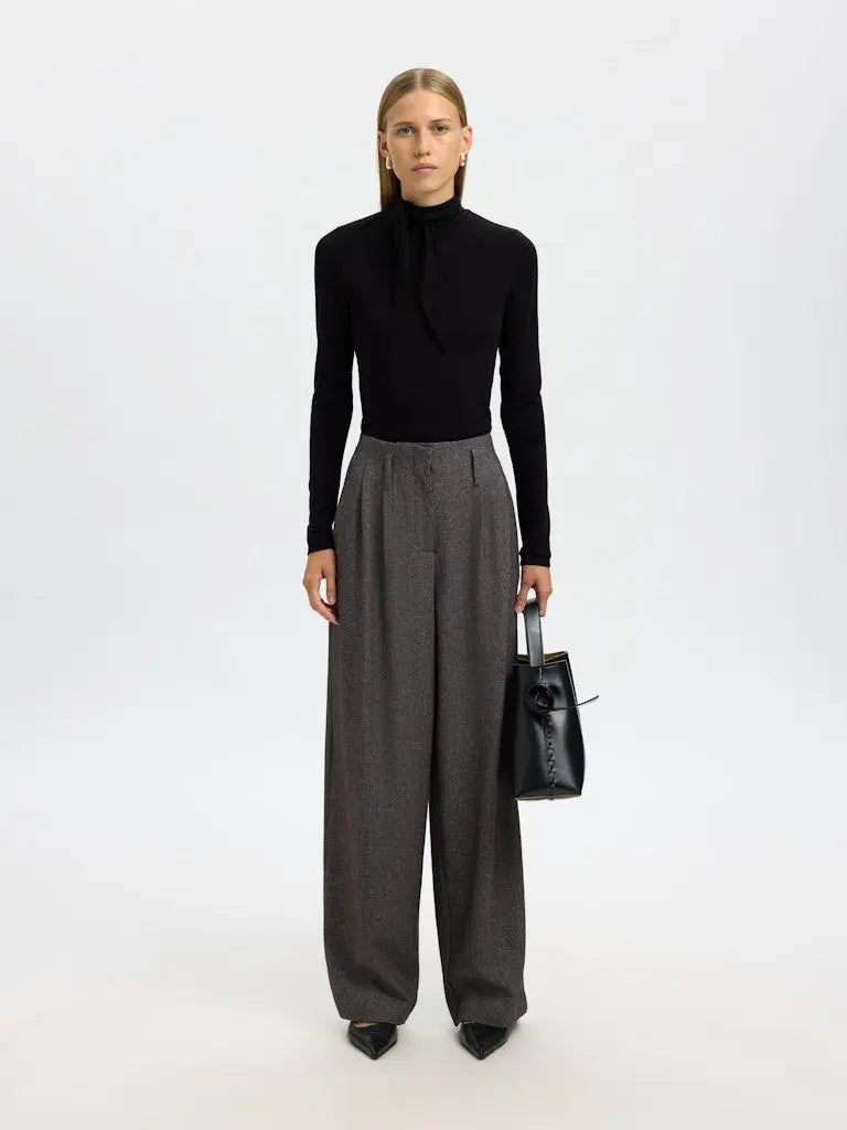 Lina Høyhalset Genser - Black Selected Femme