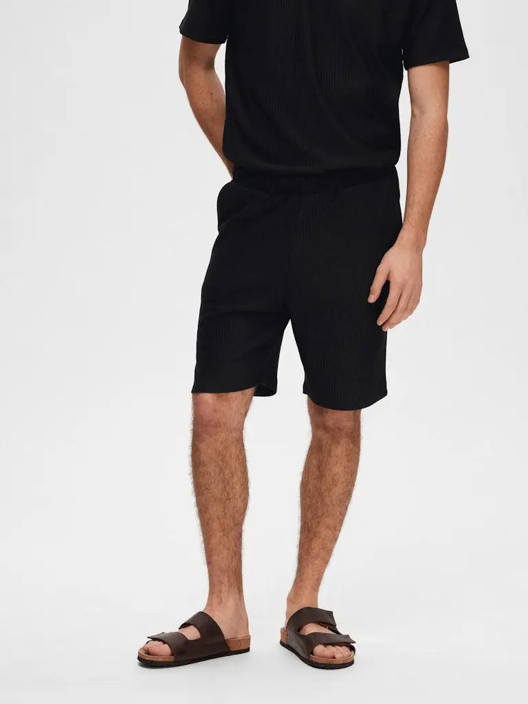 Loose Plissé Shorts - Black Selected Homme