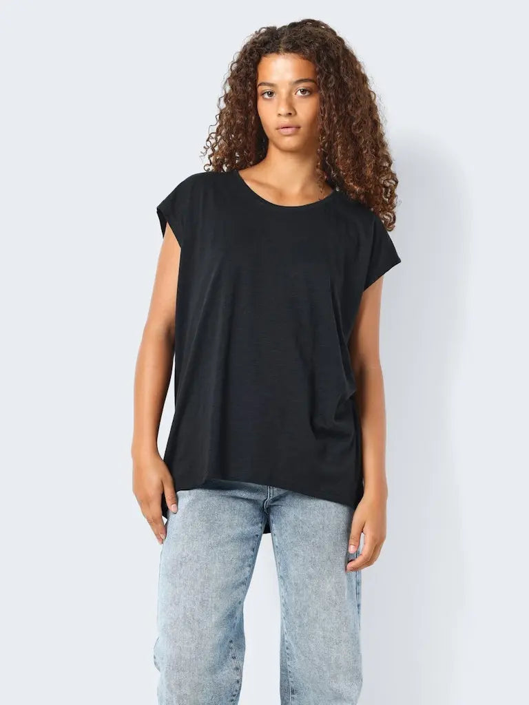 Mathilde Oversize T-Skjorte - Black Noisy May