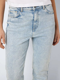 Moni Cropped Straight Jeans 359 - Light Blue Denim Noisy May