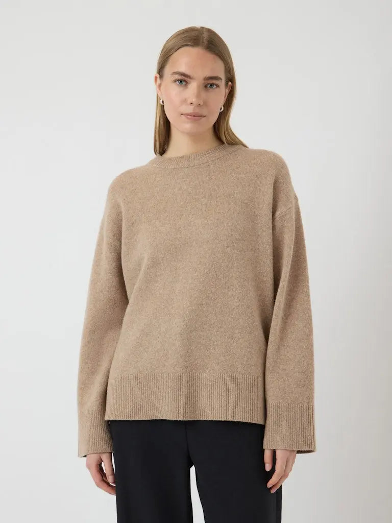 Nola Ullgenser - Oat Milk Detail Y.A.S