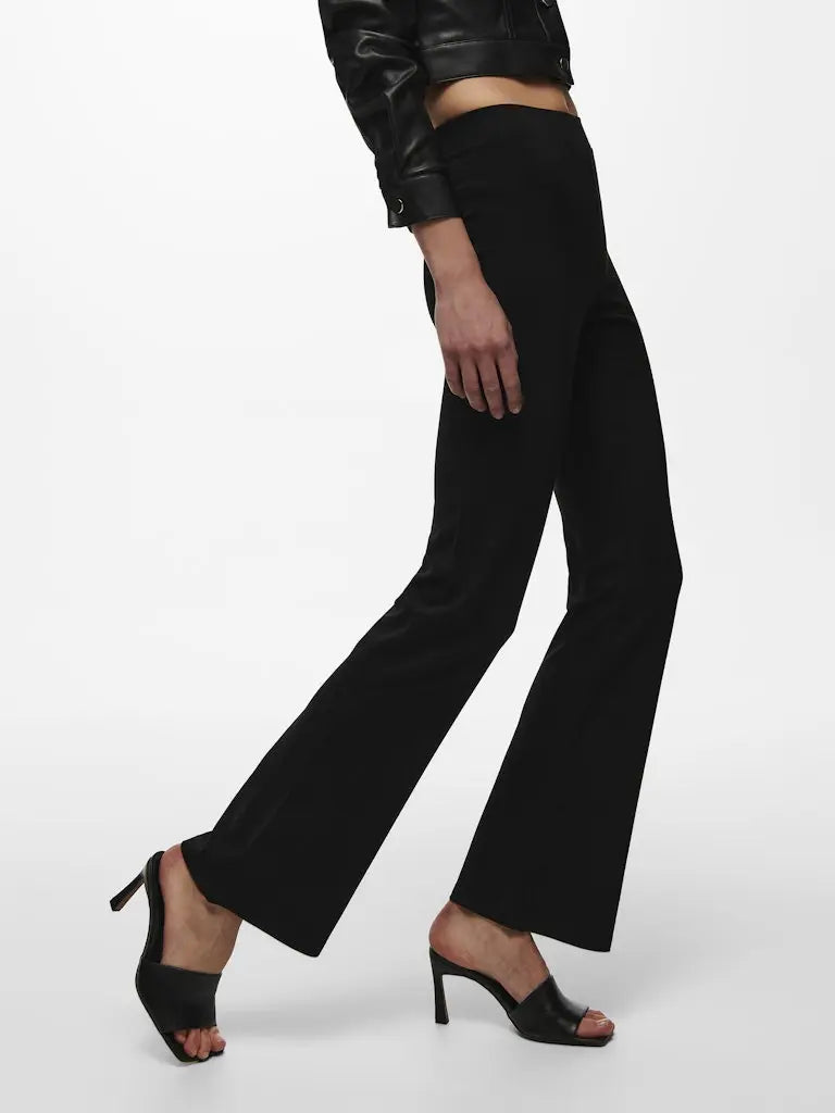 Pretty Flare Pants - Black JDY