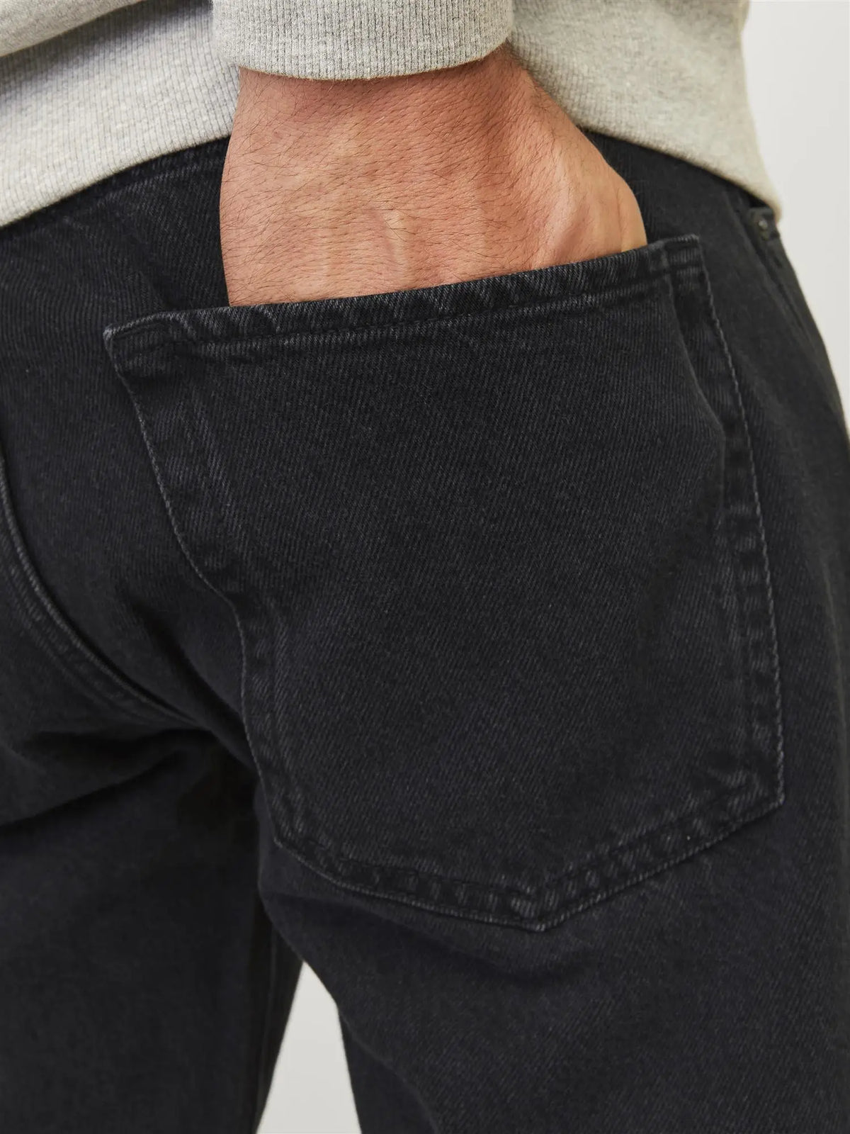 Ryan Relaxed Jeans 637 - Black Denim JJ Rebel