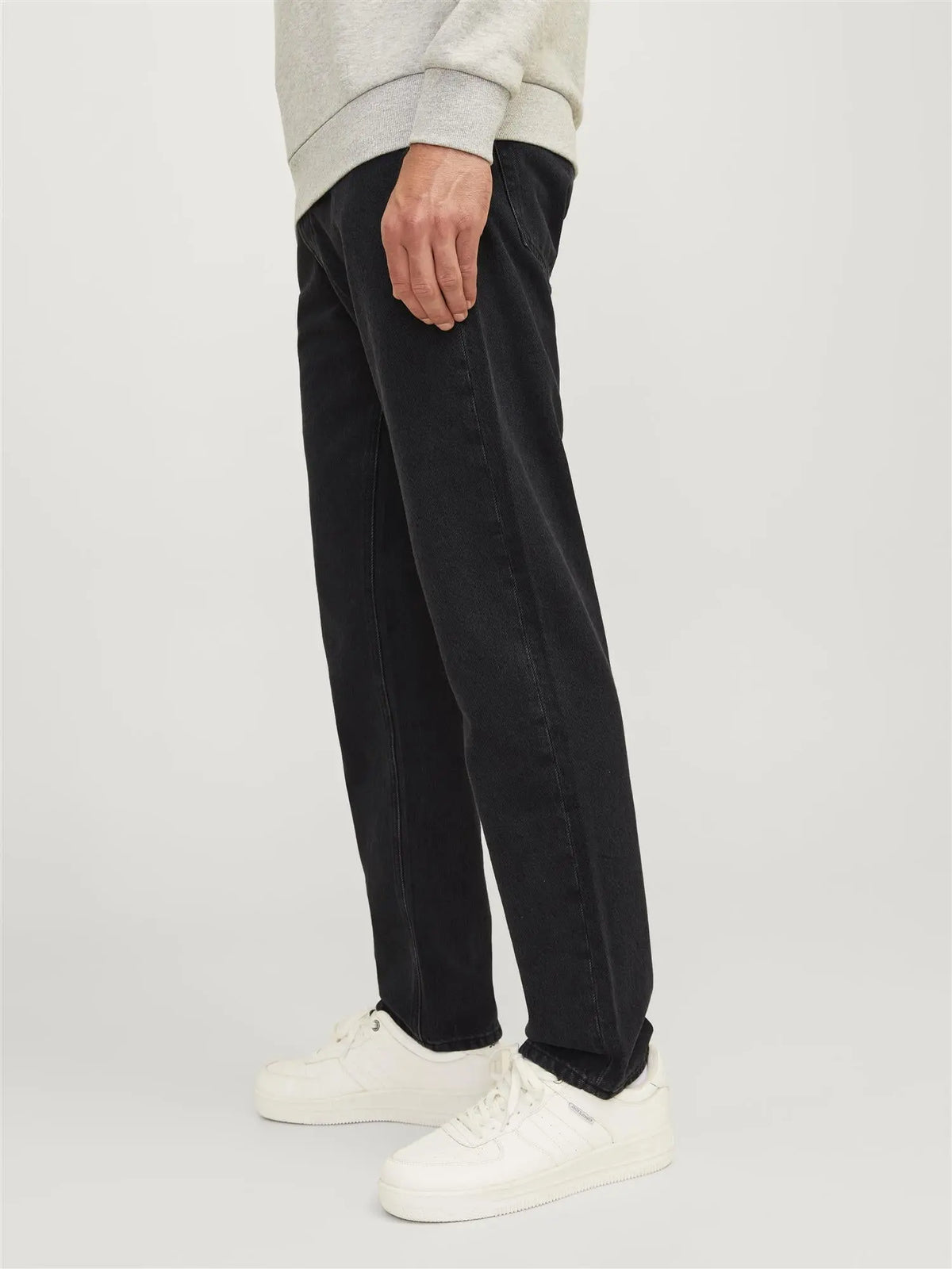 Ryan Relaxed Jeans 637 - Black Denim JJ Rebel
