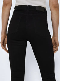 Sallie Flare Slengjeans 1023 - Black Noisy May