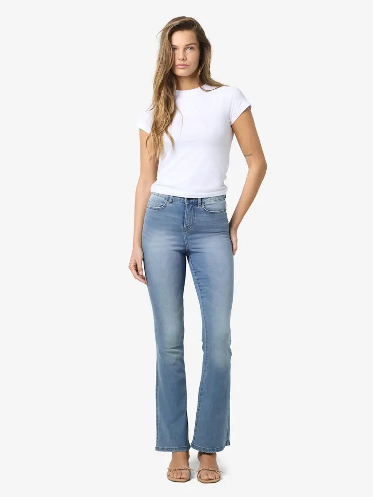 Sallie Flare Slengjeans 162 - Light Blue Denim Noisy May