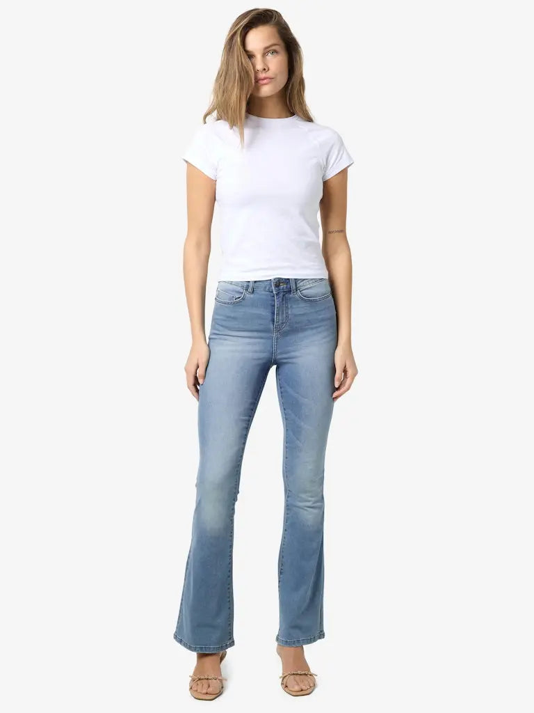 Sallie Flare Slengjeans 162 - Light Blue Denim Noisy May